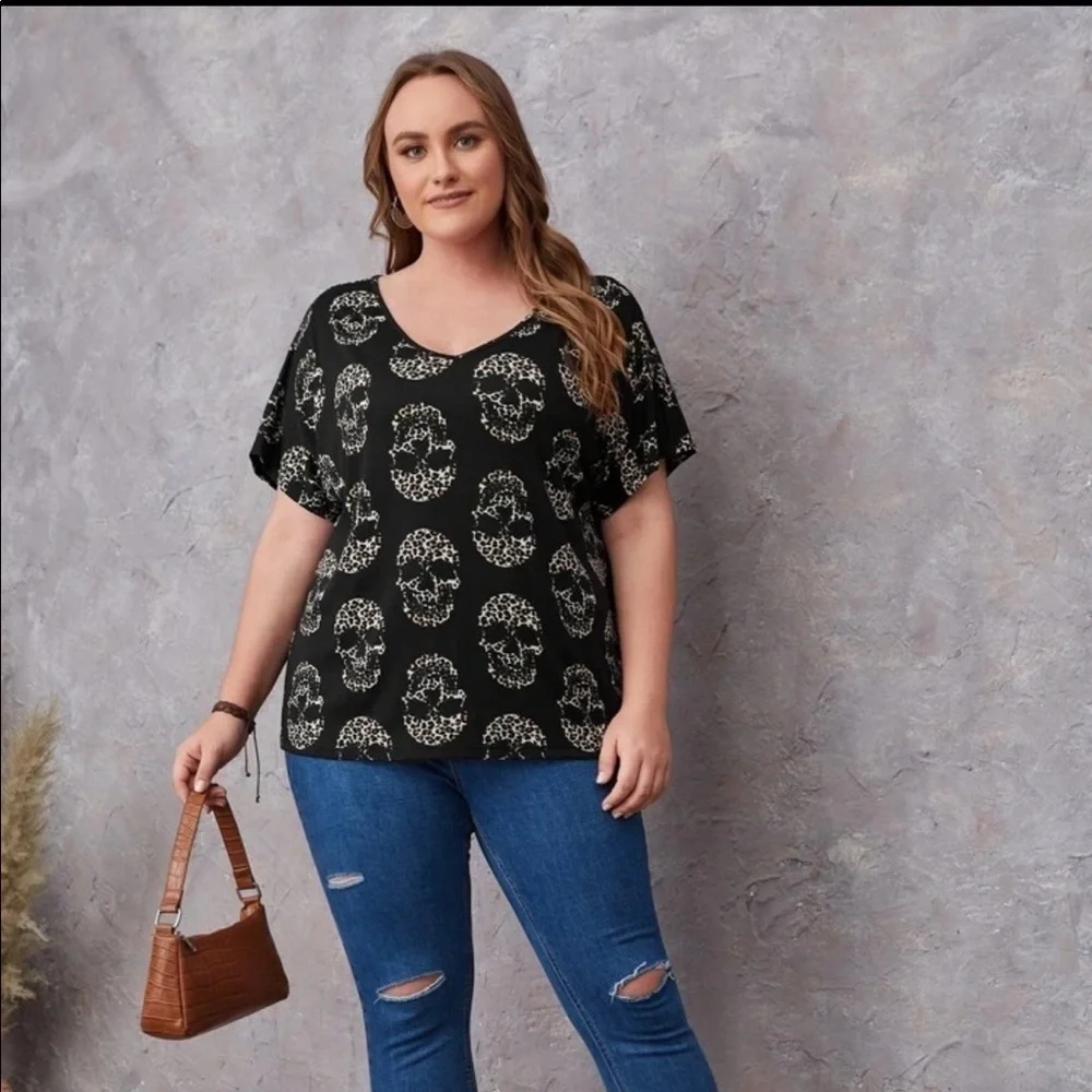 Black Boxy Animal Print Skull Print Shirt